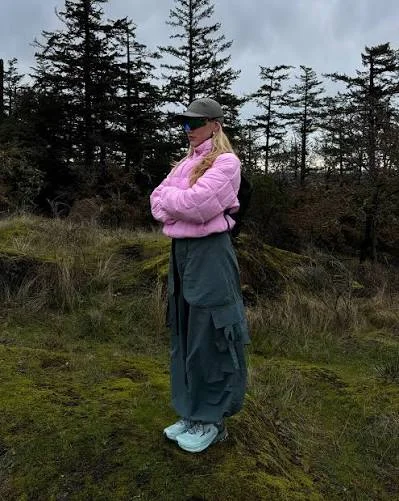 Woman hiking outfit